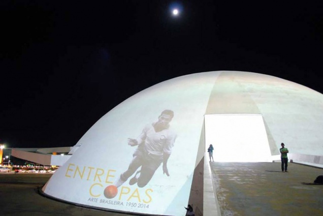 Entre Copas: Arte Brasileira 1950-2014