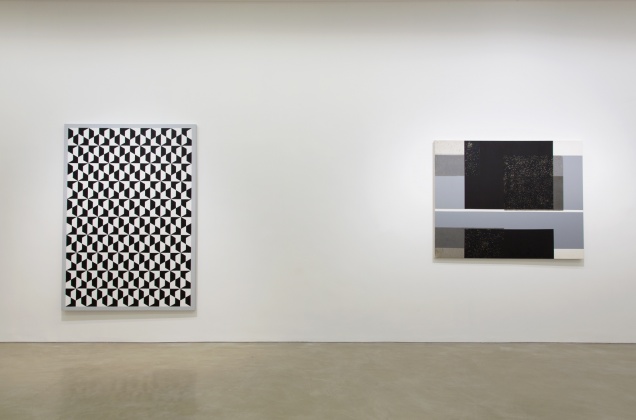 Montagem de acervo - 1º andar 
Paulo Climachauska (esq.) and Luciano Figueiredo (dir.)